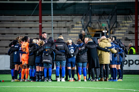 The players of FC Rosengård looks dejected