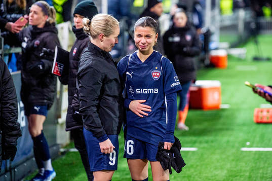 Mikaela Stojanovska of FC Rosengård looks dejected