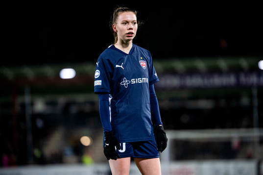 Bea Sprung of FC Rosengård looks dejected