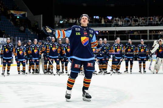 Djurgårdens Olle Liss jublar