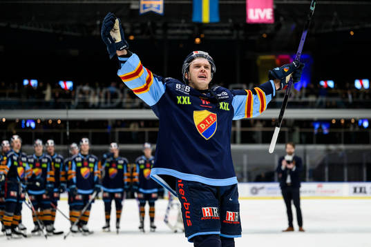 Djurgårdens Olle Liss jublar