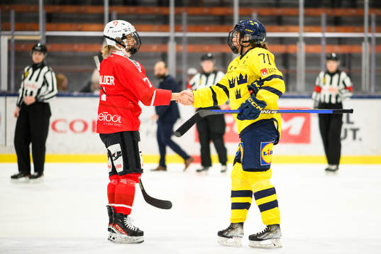 Schweizs Lara Stalder och Sveriges Anna Kjellbin