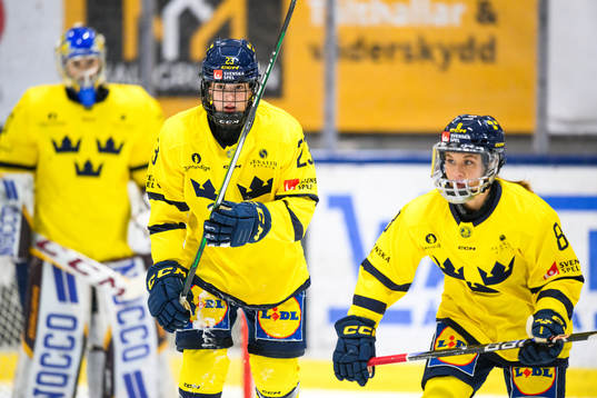 Sveriges Thea Johansson och Ebba Berglund