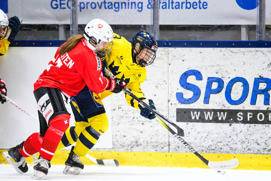 Schweizs Lara Christen och Sveriges Wilma Sundin