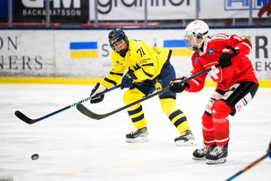 Sveriges Anna Kjellbin och Schweizs Emma Ingold