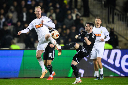 Mikkel Rygaard Jensen of Häcken and Marko Jankovic of