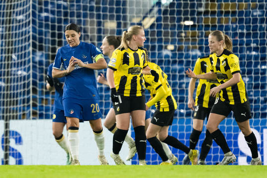 Sam Kerr of Chelsea looks dejected