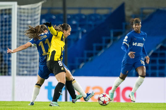 Guro Reiten of Chelsea and Rusul Rosa Kafaji of Häcken