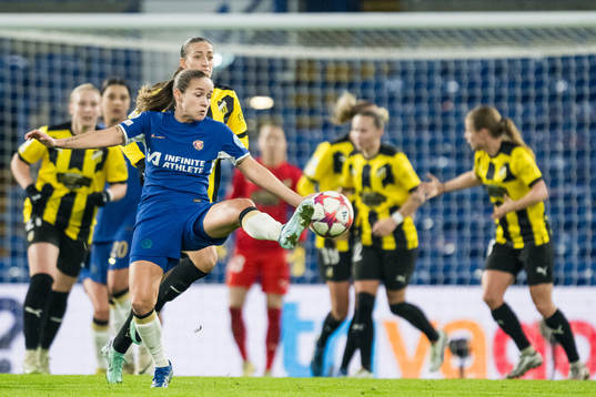 Rusul Rosa Kafaji and Guro Reiten of Chelsea