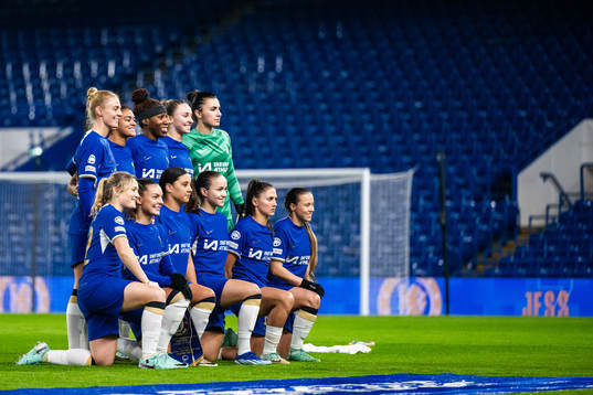 The starting eleven of Chelsea pose for a picture