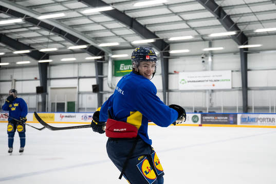 Isac Born of the Swedish under-20 national ice hockey team