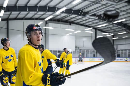 Jonathan Lekkerimäki of the Swedish under-20 national ice