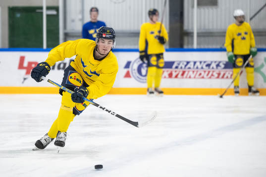 Noah Östlund of the Swedish under-20 national ice hockey