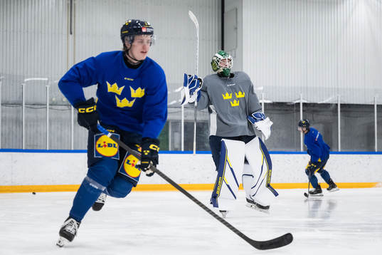 Goaltender Melker Thelin of the Swedish under-20 national