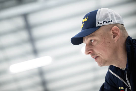 Head coach Magnus Hävelid of the Swedish under-20 national