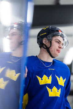 Oskar Pettersson of the Swedish under-20 national ice