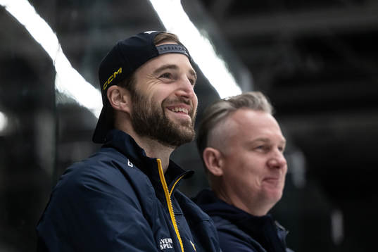Physiotherapist Oscar Björsfält of the Swedish under-20