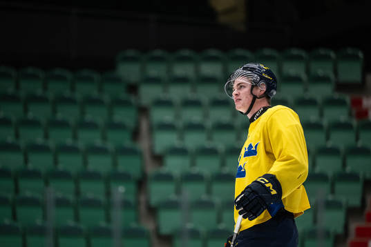 Oskar Pettersson of the Swedish under-20 national ice