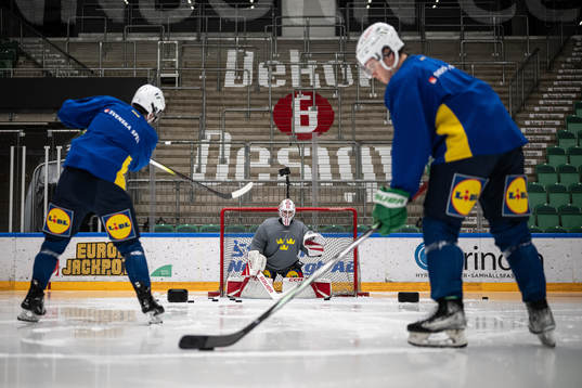 Goaltender Kevin Reidler of the Swedish under-20 national