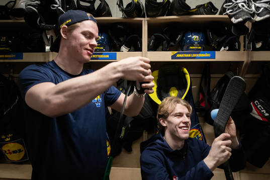 Oskar Pettersson and Jonathan Lekkerimäki of the Swedish