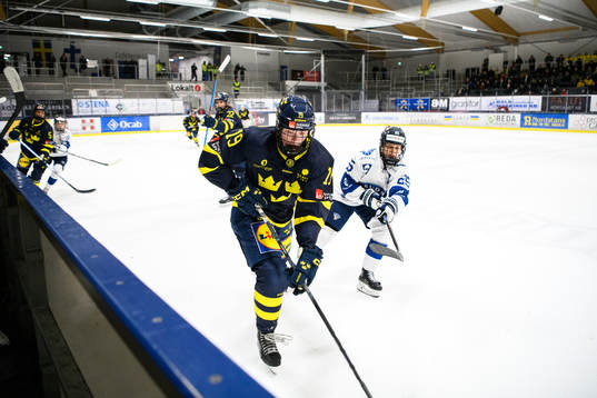 Sveriges Sara Hjalmarsson och Finlands Kiira Yrjänen