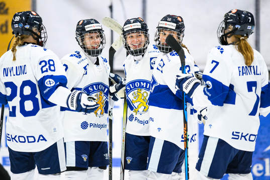 Finlands Nelli Laitinen jublar