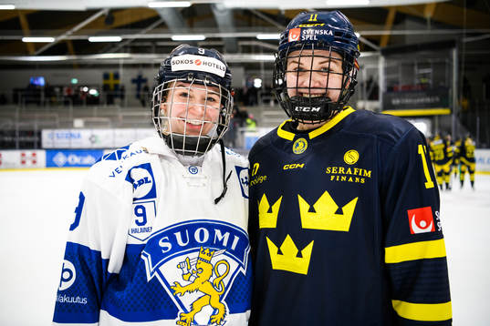 Finlands Nelli Laitinen och Sveriges Josefin Bouveng