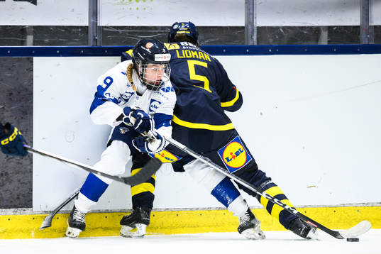 Finlands Nelli Laitinen och Sveriges Nathalie Lidman