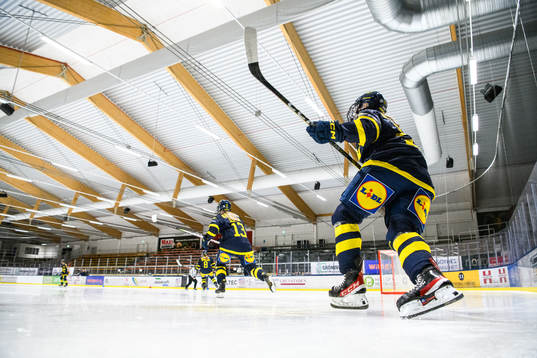 Sveriges Lova Blom gör entré