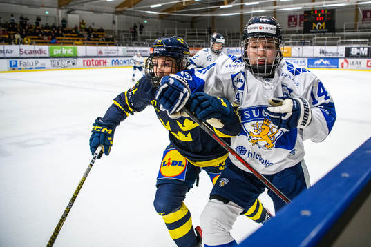 Sveriges Lova Blom och Finlands Krista Parkkonen