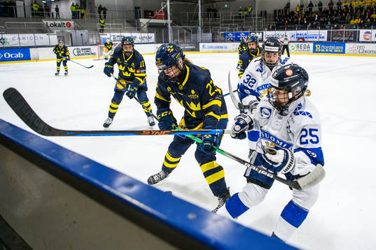 Sveriges Thea Johansson, Finlands Emilia Vesa och Finlands
