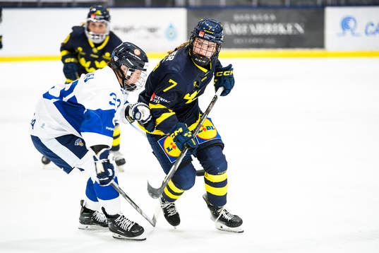 Finlands Michelle Karvinen och Sveriges Mira Jungåker