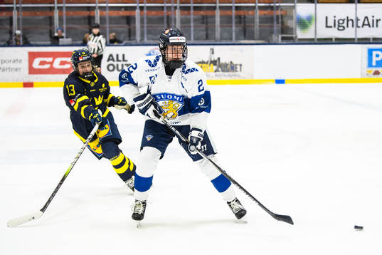 Sveriges Wilma Sundin och Finlands Sini Karjalainen