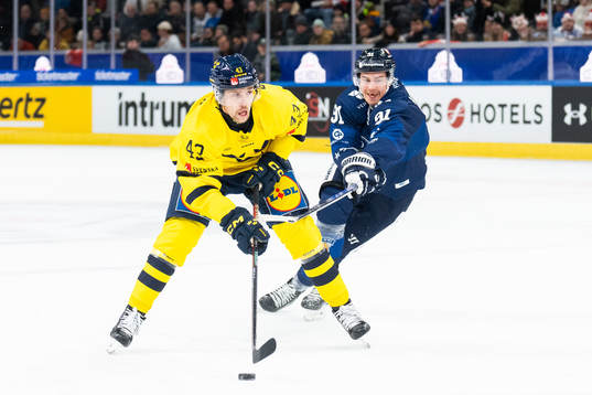 Filip Berglund of Sweden and Juho Lammikko of Finland in