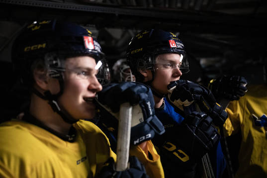 Rasmus Rudslätt of the Swedish under-20 national ice