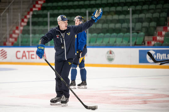 Head coach Magnus Hävelid of the Swedish under-20 national