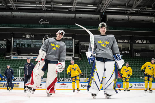 Goaltender Kevin Reidler and goaltender Melker Thelin of