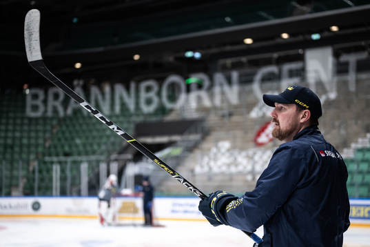 Assistant coach Pierre Johnsson of the Swedish under-20