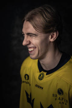 Jonathan Lekkerimäki of the Swedish under-20 national ice