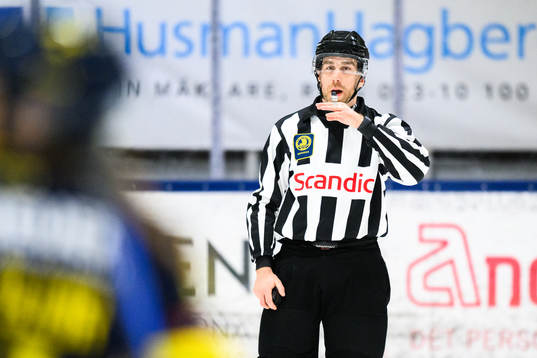 Linjedomare Simon Lindberg