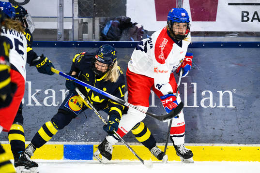 Sveriges Wilma Sundin och Tjeckiens Noemi Neubauerova