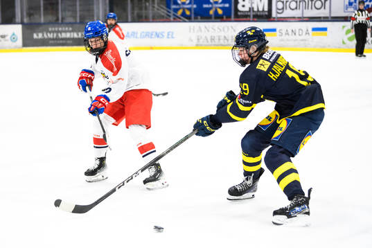 Tjeckiens Aneta Tejralova och Sveriges Sara Hjalmarsson