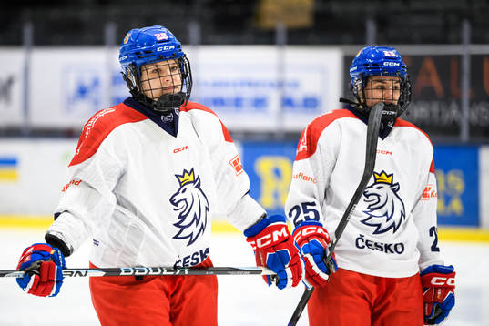 Tjeckiens Noemi Neubauerova och Kristyna Patkova deppar