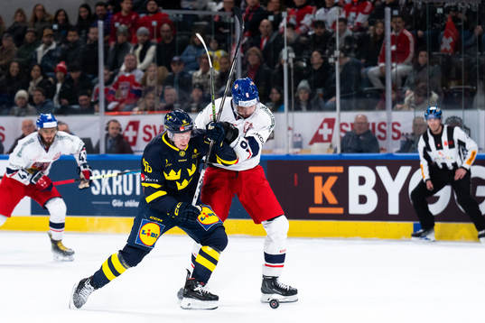 Milton Oscarson of Sweden and Michal Kempny of Czech
