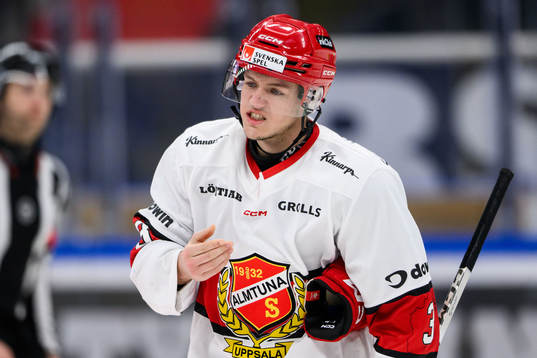 Almtunas Leon Lerebäck har ont