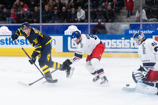 Pontus Andreasson of Sweden and Michal Kempny of Czech