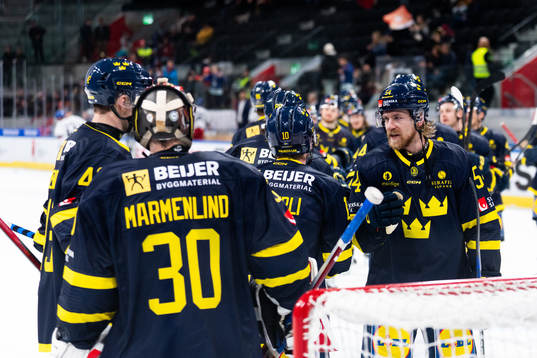 Players of Sweden celebrate