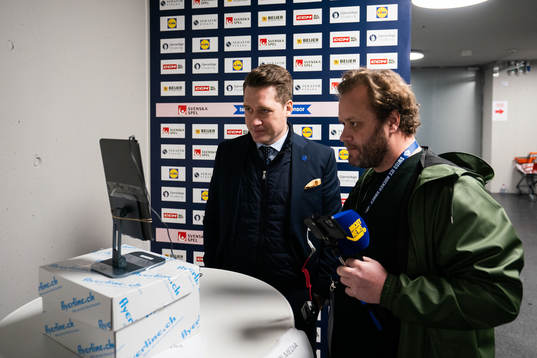 Head coach Sam Hallam