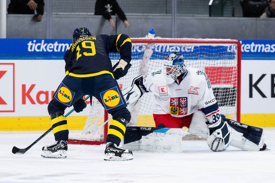 Marcus Sörensen of Sweden and Dominik Pavlat of Czech