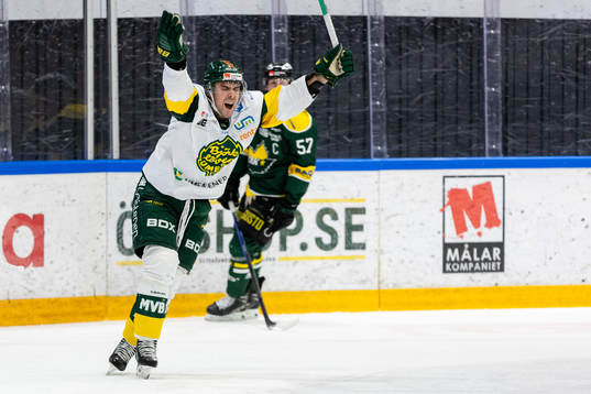 Björklövens Maxime Fortier jublar